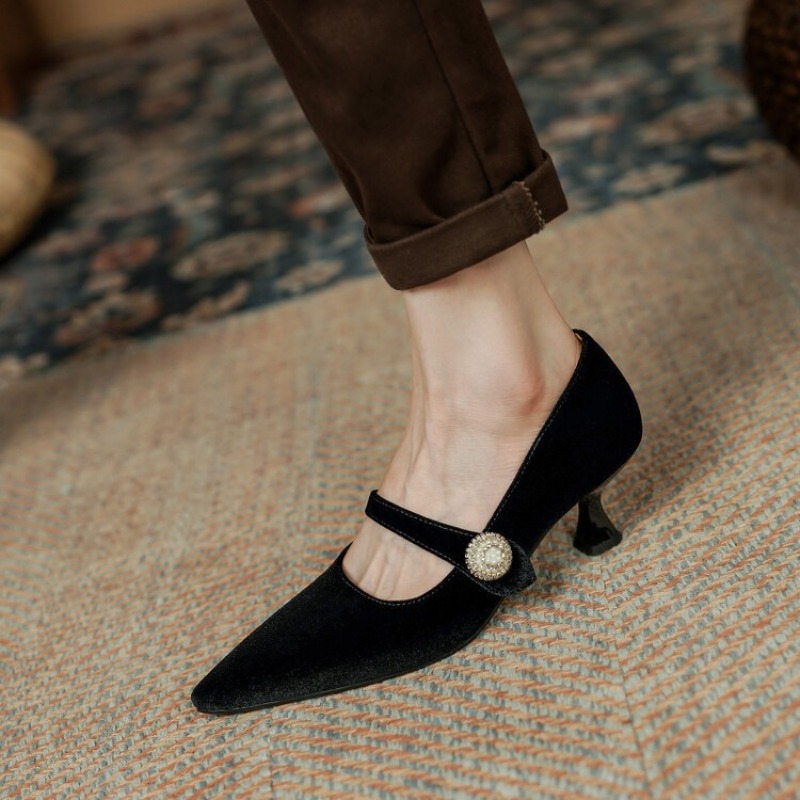 Wine Red Pointed Toe Mary Jane - Womens Heels recension och pris