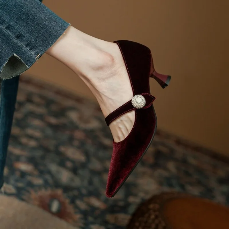 Wine Red Pointed Toe Mary Jane - Womens Heels recension och pris